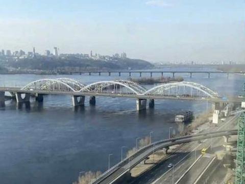 квартира за адресою Дніпровська набережна вул., 15-Д