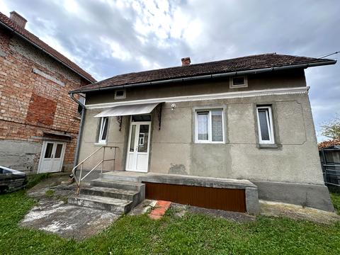 будинок за адресою Молодіжна вул., 30