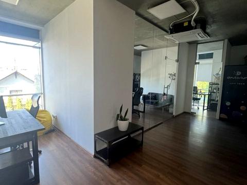 комерційна за адресою Львів, Кам'янецька вул., 33