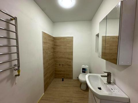 комерційна за адресою Шандора Петефі пл., 20