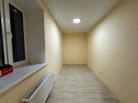 комерційна за адресою Шандора Петефі пл., 20