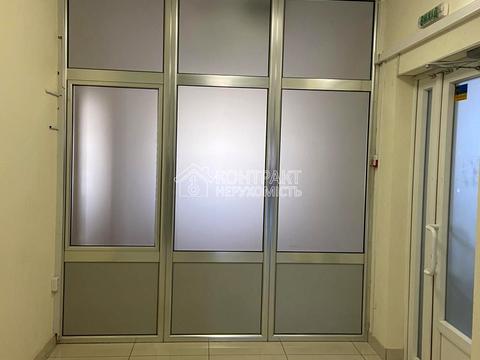 комерційна за адресою майдан Ірини Бугримової пл., 3