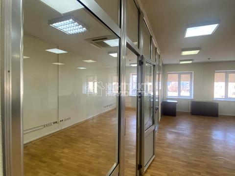 комерційна за адресою майдан Ірини Бугримової пл., 3