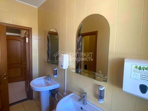 комерційна за адресою майдан Ірини Бугримової пл., 3