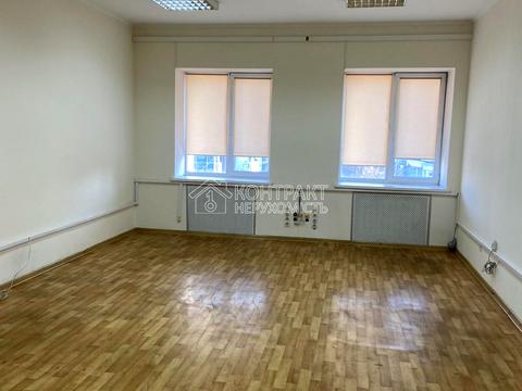 комерційна за адресою майдан Ірини Бугримової пл., 3