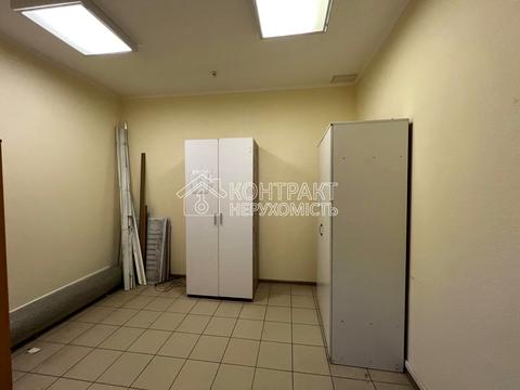 комерційна за адресою майдан Ірини Бугримової пл., 3