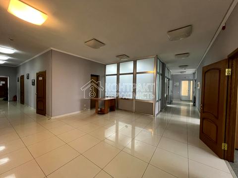 комерційна за адресою майдан Ірини Бугримової пл., 3