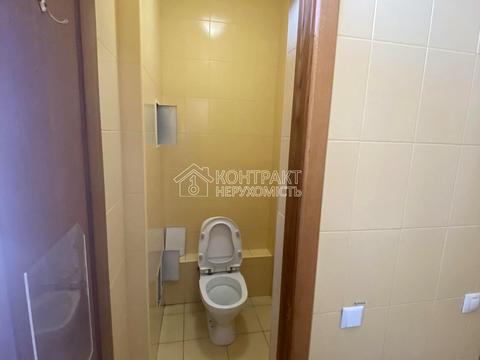 комерційна за адресою майдан Ірини Бугримової пл., 3