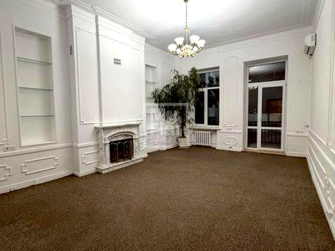 коммерческая по адресу Антоновича ул. (Горького), 10а