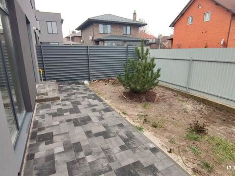 будинок за адресою с. Петропавлівська борщагівка, Віктора Макогона вул.