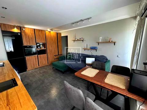 квартира за адресою Гетьмана Кирила Розумовського вул. (Миколи Краснова), 12