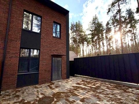 будинок за адресою Миколи Руденка вул. (Руденка)