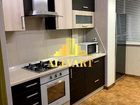 квартира за адресою Київ, Романа Шухевича просп. (Генерала Ватутіна), 12-А