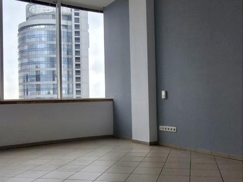 комерційна за адресою Королеви Єлизавети ІІ вул. (Глинки), 2