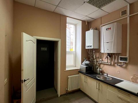 комерційна за адресою Дмитра Яворницького просп. (Карла Маркса), 107