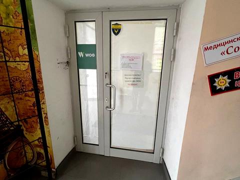 комерційна за адресою Дмитра Яворницького просп. (Карла Маркса), 107