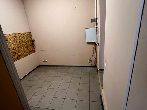 комерційна за адресою Дмитра Яворницького просп. (Карла Маркса), 107