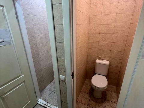 комерційна за адресою Дмитра Яворницького просп. (Карла Маркса), 107