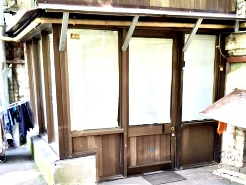 комерційна за адресою Десятинна вул., 1/3