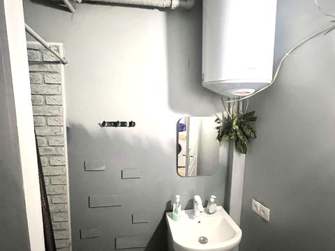 комерційна за адресою Десятинна вул., 1/3