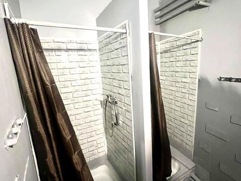 комерційна за адресою Десятинна вул., 1/3