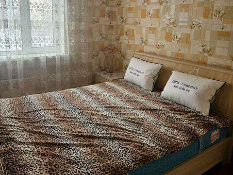 квартира за адресою Академіка Єфремова вул. (Командарма Уборевича), 17