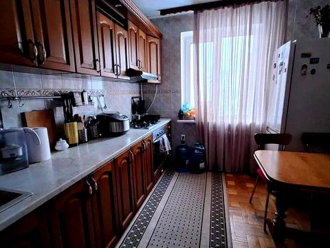 квартира за адресою Київ, Лариси Руденко вул., 7