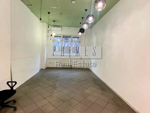 комерційна за адресою Раїси Окіпної вул., 8