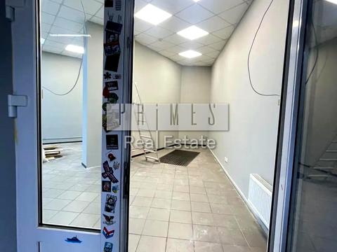 комерційна за адресою Раїси Окіпної вул., 8