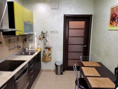 квартира за адресою Богатирська вул., 6-А