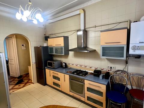 квартира за адресою Михайла Туган-Барановського вул., 32