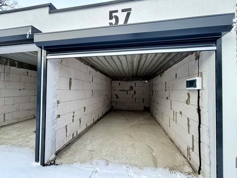 паркомісце за адресою Миколи Сингаївського вул. (Ново-Оскольська), 32