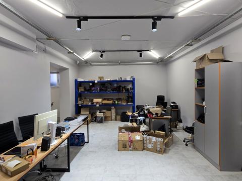 комерційна за адресою Шухевича, 5