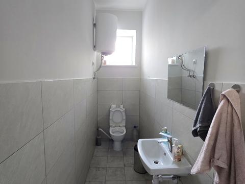 комерційна за адресою Шухевича, 5