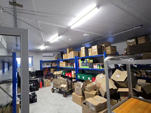 комерційна за адресою Шухевича, 5