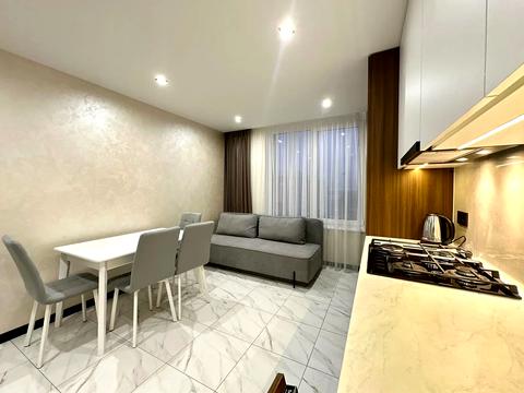 квартира за адресою Степана Бандери вул., (Будинок 4)