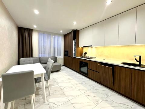 квартира за адресою Степана Бандери вул., (Будинок 4)