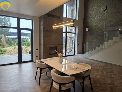 будинок за адресою Леонтовича