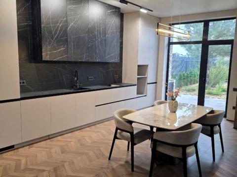 будинок за адресою Леонтовича