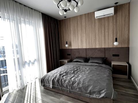 будинок за адресою Леоніда Каденюка вул.