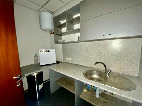 комерційна за адресою Королеви Єлизавети ІІ вул. (Глинки), 7