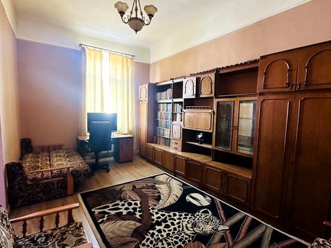 квартира за адресою Садовського вул., 8