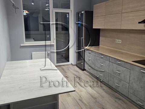 квартира за адресою Київ, Драгоманова вул., 2-А