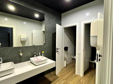 комерційна за адресою Павла Нірінберга вул. (Баумана), 10-А