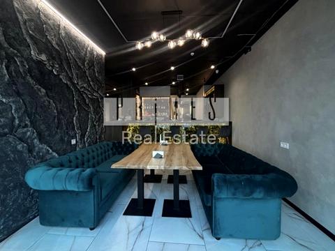 комерційна за адресою Дніпровська набережна вул., 15-Є