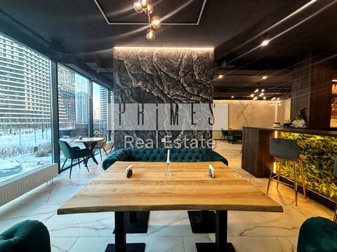 комерційна за адресою Дніпровська набережна вул., 15-Є