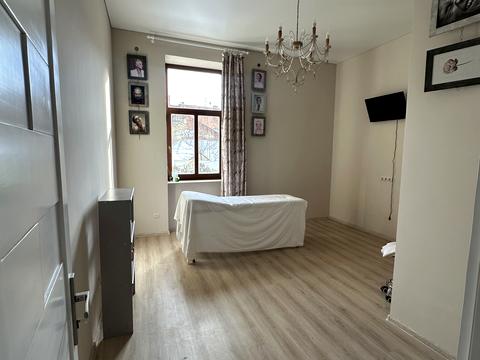 комерційна за адресою Корятовича пл., 3