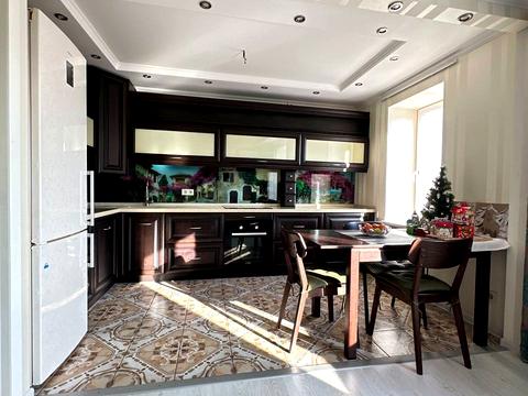 квартира за адресою Платонова бульв. (Королеви Анни), 26