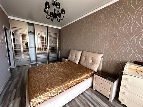 квартира за адресою Літературна вул., 8