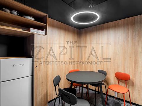 комерційна за адресою Вадима Гетьмана вул., 1